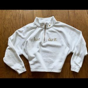 Women’s Nike Pullover